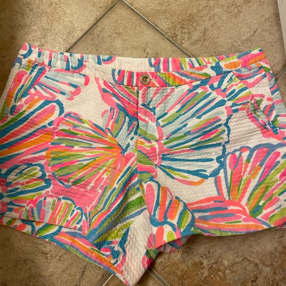 Lilly Pulitzer Pattern Shorts - Picture 1 of 3